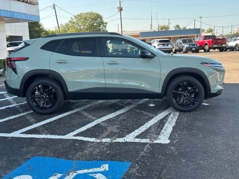 New Cacti Green 2026 Chevrolet Trax ACTIV FWD - photo 4 - Stock #261115