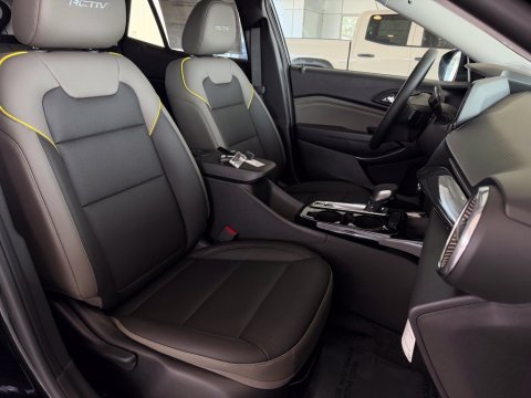 New Mosaic Black Metallic 2026 Chevrolet Trax ACTIV FWD - photo 17 - Stock #261344
