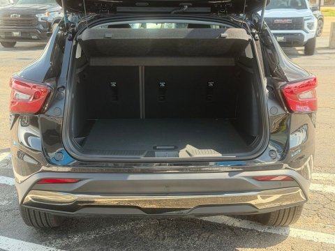 New Mosaic Black Metallic 2026 Chevrolet Trax ACTIV FWD - photo 8 - Stock #261344