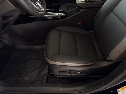 New Mosaic Black Metallic 2026 Chevrolet Trax ACTIV FWD - photo 13 - Stock #261344