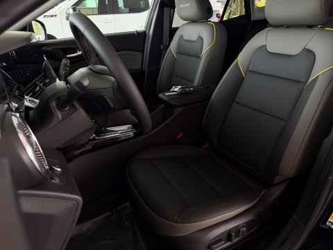 New Mosaic Black Metallic 2026 Chevrolet Trax ACTIV FWD - photo 14 - Stock #261344