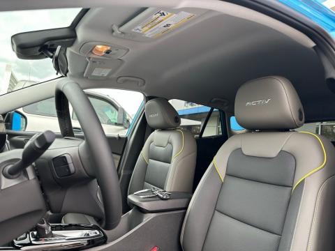 New Marina Blue 2026 Chevrolet Trax ACTIV FWD - photo 14 - Stock #260849