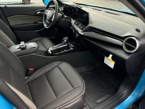 New Marina Blue 2026 Chevrolet Trax ACTIV FWD - photo 16 - Stock #260849