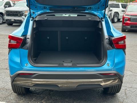 New Marina Blue 2026 Chevrolet Trax ACTIV FWD - photo 8 - Stock #260849