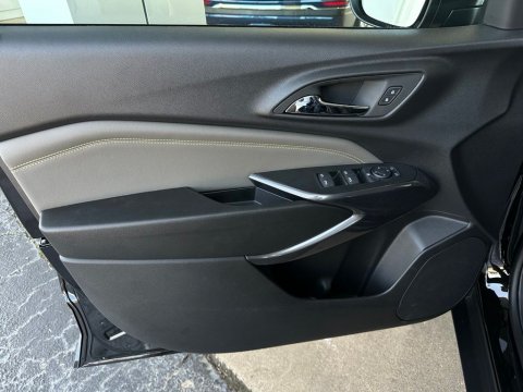 New Mosaic Black Metallic 2026 Chevrolet Trax ACTIV FWD - photo 11 - Stock #261100