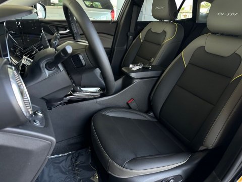 New Mosaic Black Metallic 2026 Chevrolet Trax ACTIV FWD - photo 13 - Stock #261100