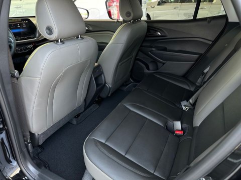 New Mosaic Black Metallic 2026 Chevrolet Trax ACTIV FWD - photo 15 - Stock #261100