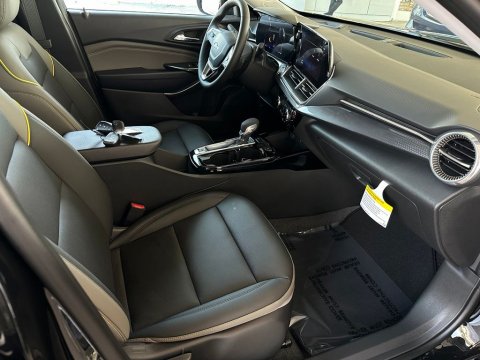 New Mosaic Black Metallic 2026 Chevrolet Trax ACTIV FWD - photo 16 - Stock #261100