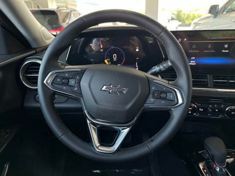 New Mosaic Black Metallic 2026 Chevrolet Trax ACTIV FWD - photo 19 - Stock #261100