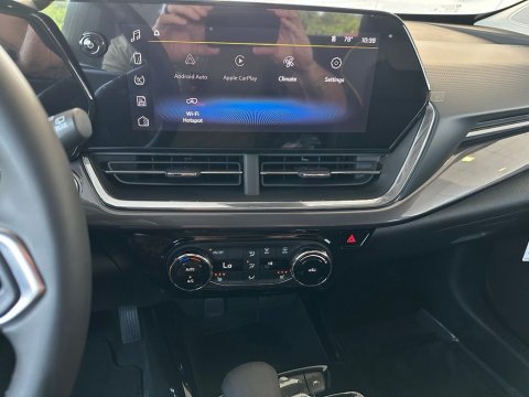 New Mosaic Black Metallic 2026 Chevrolet Trax ACTIV FWD - photo 24 - Stock #261100