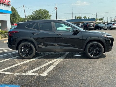 New Mosaic Black Metallic 2026 Chevrolet Trax ACTIV FWD - photo 4 - Stock #261100