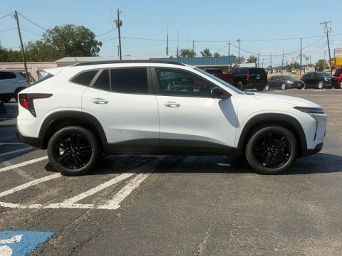 New Summit White 2026 Chevrolet Trax ACTIV FWD - photo 13 - Stock #261281