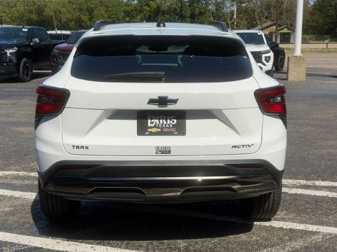 New Summit White 2026 Chevrolet Trax ACTIV FWD - photo 14 - Stock #261281