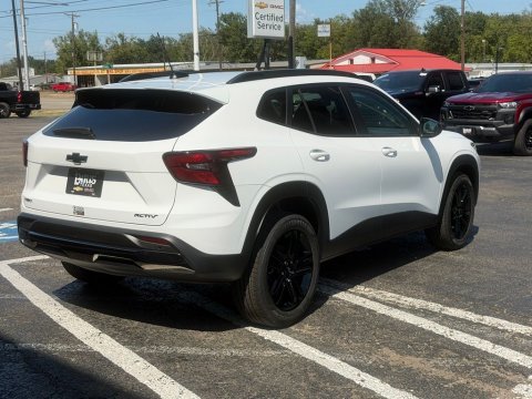 New Summit White 2026 Chevrolet Trax ACTIV FWD - photo 15 - Stock #261281