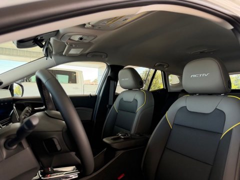 New Summit White 2026 Chevrolet Trax ACTIV FWD - photo 23 - Stock #261281