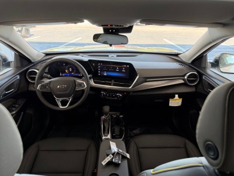 New Summit White 2026 Chevrolet Trax ACTIV FWD - photo 29 - Stock #261281