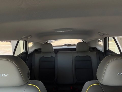 New Summit White 2026 Chevrolet Trax ACTIV FWD - photo 35 - Stock #261281