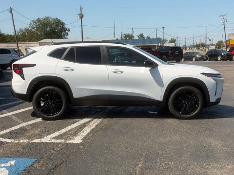 New Summit White 2026 Chevrolet Trax ACTIV FWD - photo 14 - Stock #261281