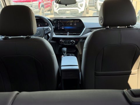 New Summit White 2026 Chevrolet Trax ACTIV FWD - photo 19 - Stock #261281