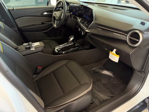 New Summit White 2026 Chevrolet Trax ACTIV FWD - photo 26 - Stock #261281