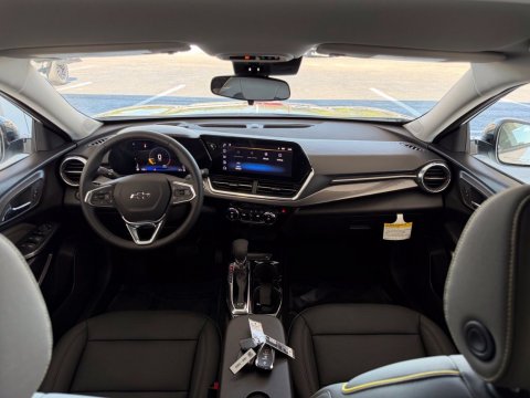 New Summit White 2026 Chevrolet Trax ACTIV FWD - photo 30 - Stock #261281