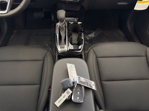 New Summit White 2026 Chevrolet Trax ACTIV FWD - photo 31 - Stock #261281