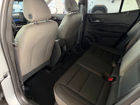 New Sterling Gray Metallic 2026 Chevrolet Trax ACTIV FWD - photo 13 - Stock #261271