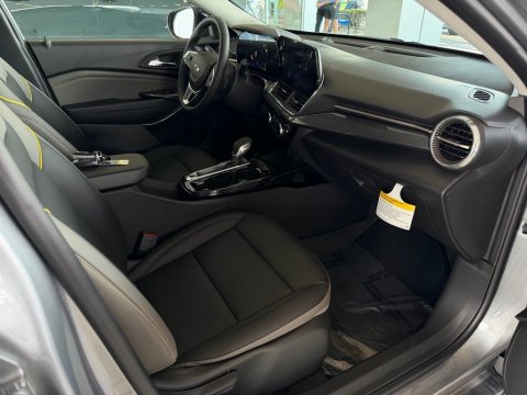 New Sterling Gray Metallic 2026 Chevrolet Trax ACTIV FWD - photo 14 - Stock #261271
