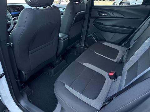 New Summit White 2026 Chevrolet TrailBlazer LT FWD - photo 15 - Stock #260952