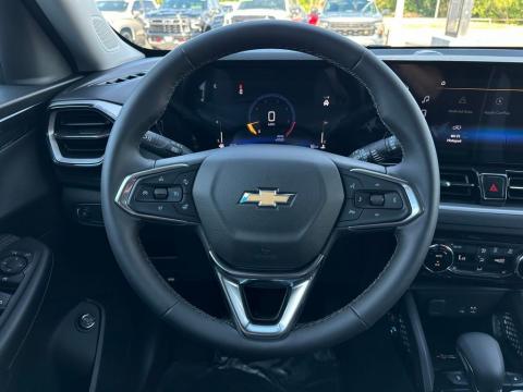 New Summit White 2026 Chevrolet TrailBlazer LT FWD - photo 19 - Stock #260952