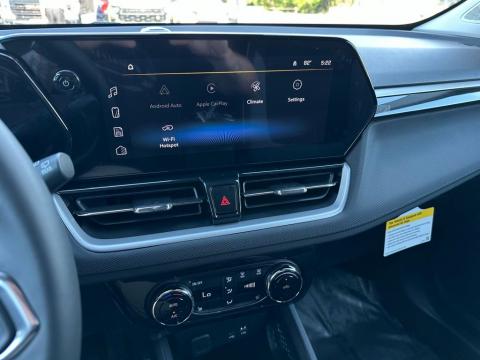 New Summit White 2026 Chevrolet TrailBlazer LT FWD - photo 24 - Stock #260952