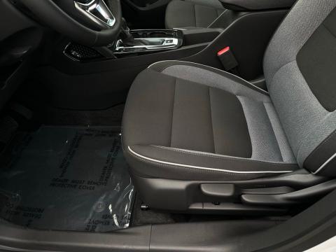 New Summit White 2026 Chevrolet TrailBlazer LT FWD - photo 12 - Stock #260791