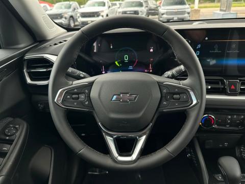 New Summit White 2026 Chevrolet TrailBlazer LT FWD - photo 19 - Stock #260791