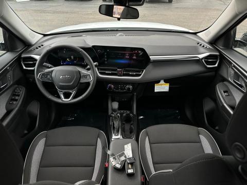 New Summit White 2026 Chevrolet TrailBlazer LT FWD - photo 20 - Stock #260791