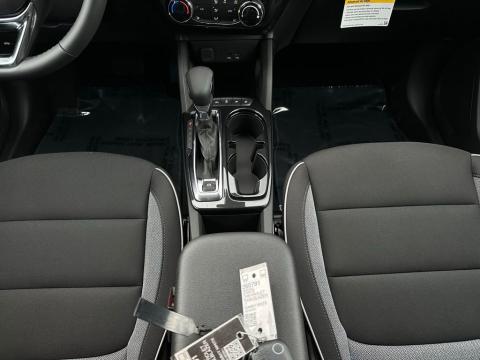 New Summit White 2026 Chevrolet TrailBlazer LT FWD - photo 21 - Stock #260791