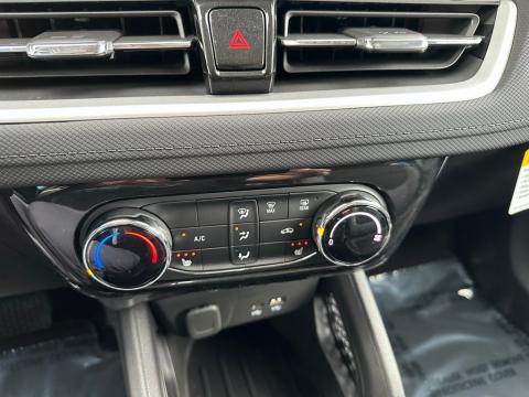 New Summit White 2026 Chevrolet TrailBlazer LT FWD - photo 25 - Stock #260791