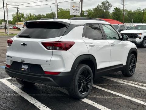 New Summit White 2026 Chevrolet TrailBlazer LT FWD - photo 6 - Stock #260791