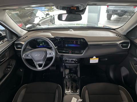 New Mosaic Black Metallic 2026 Chevrolet TrailBlazer LT FWD - photo 20 - Stock #260844