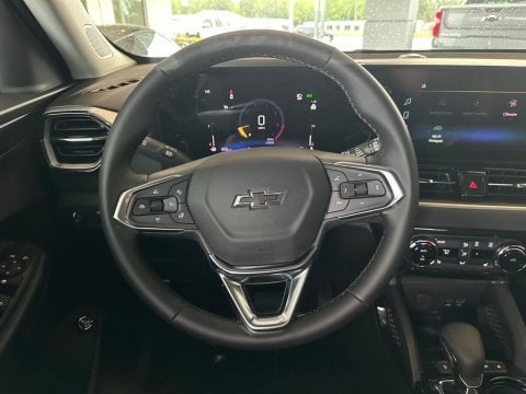 New Mosaic Black Metallic 2026 Chevrolet TrailBlazer LT FWD - photo 19 - Stock #260844