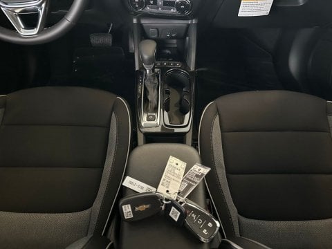 New Mosaic Black Metallic 2026 Chevrolet TrailBlazer LT FWD - photo 21 - Stock #260844