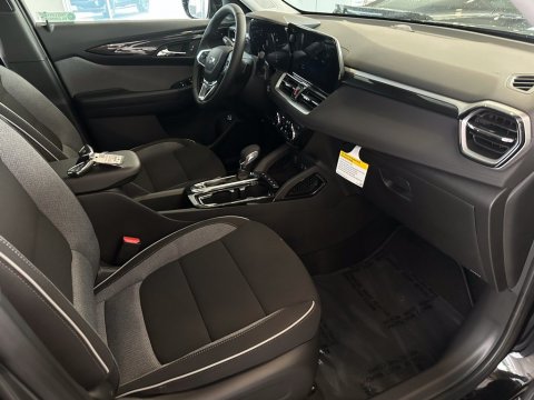 New Mosaic Black Metallic 2026 Chevrolet TrailBlazer LT FWD - photo 17 - Stock #260844