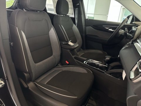 New Mosaic Black Metallic 2026 Chevrolet TrailBlazer LT FWD - photo 18 - Stock #260844