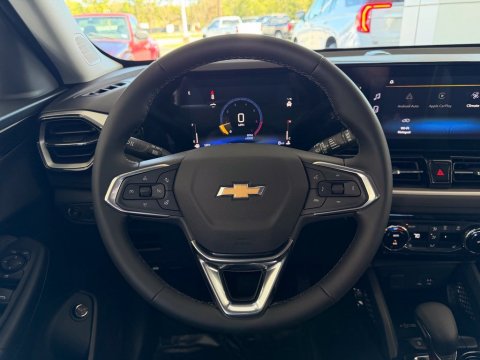 New Summit White 2026 Chevrolet TrailBlazer LT FWD - photo 20 - Stock #261434