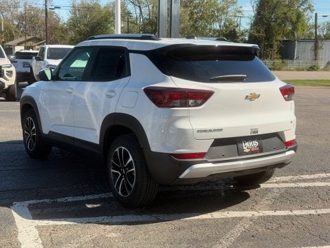 New Summit White 2026 Chevrolet TrailBlazer LT FWD - photo 8 - Stock #261434