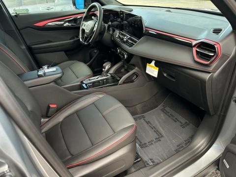 New Sterling Gray Metallic 2026 Chevrolet TrailBlazer RS FWD - photo 16 - Stock #260840