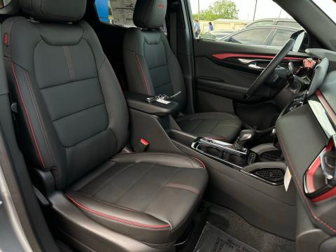 New Sterling Gray Metallic 2026 Chevrolet TrailBlazer RS FWD - photo 17 - Stock #260840