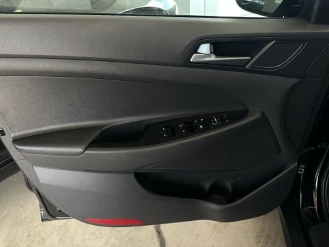Pre-Owned Ash Black 2016 Hyundai Tucson SE FWD - photo 12 - Stock #A1063
