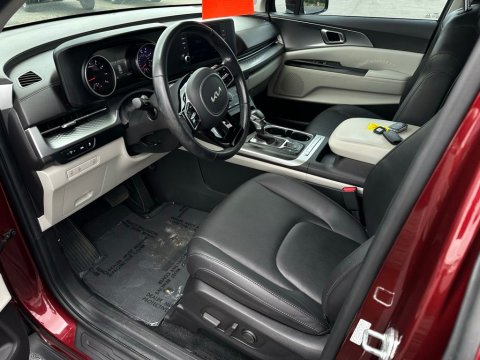 Pre-Owned Flare Red 2022 Kia Carnival LXS FWD - photo 12 - Stock #X2482