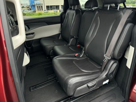 Pre-Owned Flare Red 2022 Kia Carnival LXS FWD - photo 17 - Stock #X2482