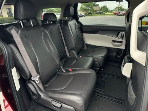 Pre-Owned Flare Red 2022 Kia Carnival LXS FWD - photo 20 - Stock #X2482